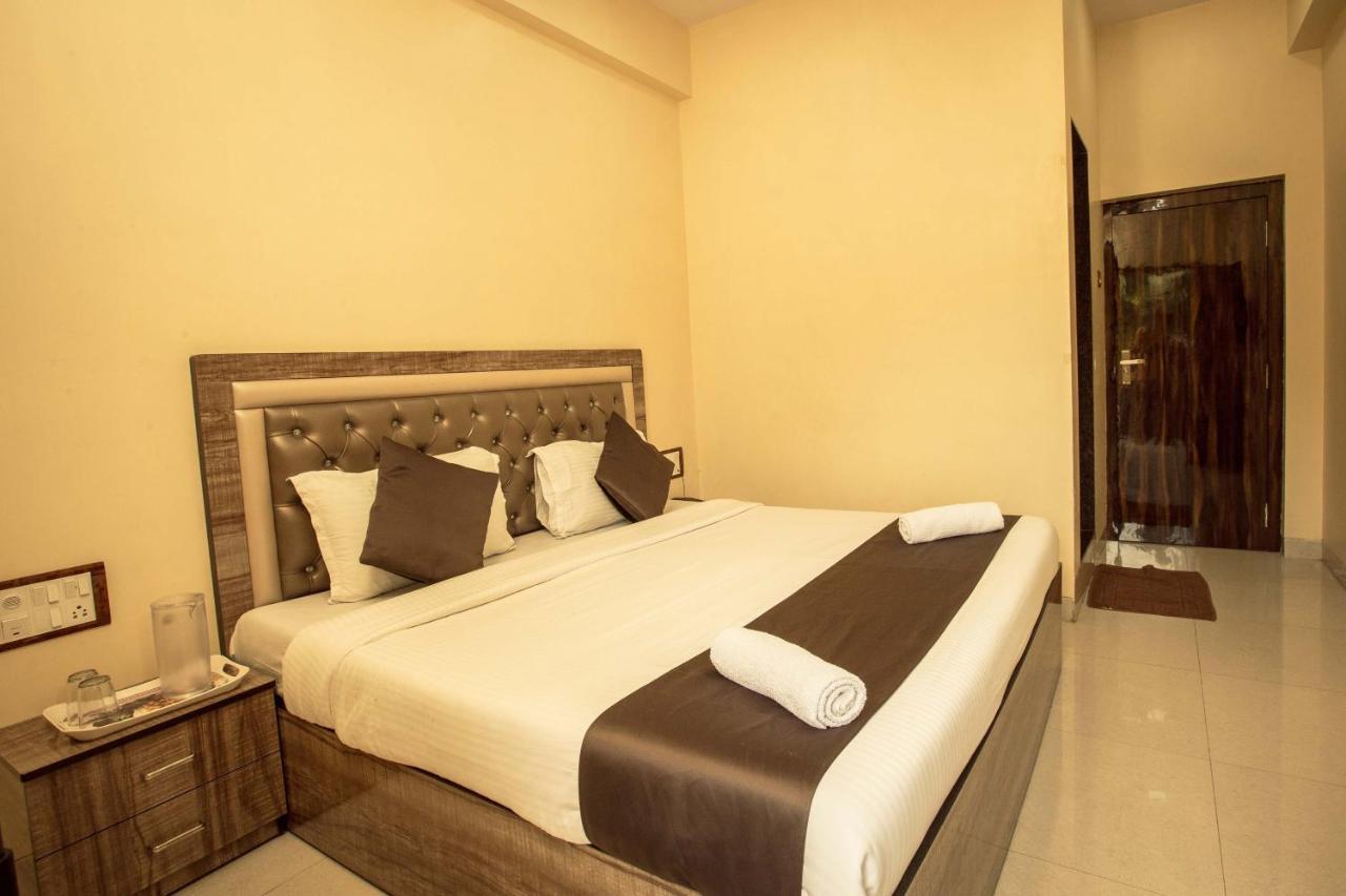 Hotel Apsara- Near J J Hospital Mumbai Bombaim Exterior foto