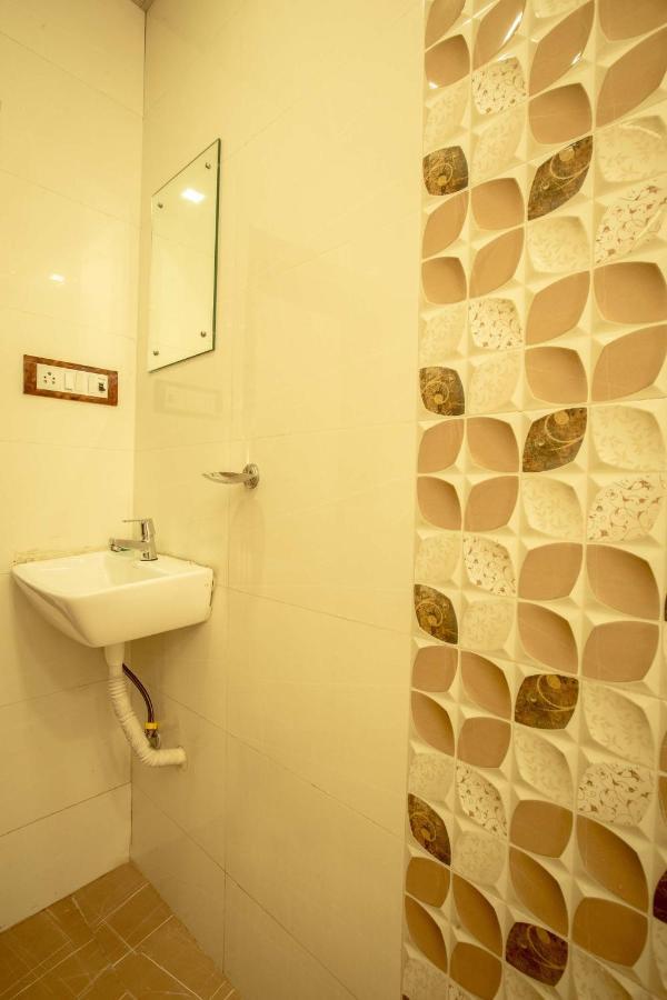 Hotel Apsara- Near J J Hospital Mumbai Bombaim Exterior foto
